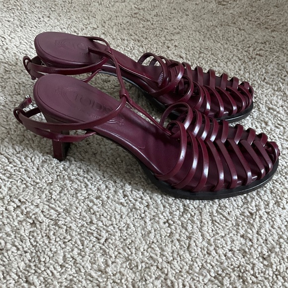 Tod's Women's Strappy Sandals in Burgundy - Picture 8 of 8